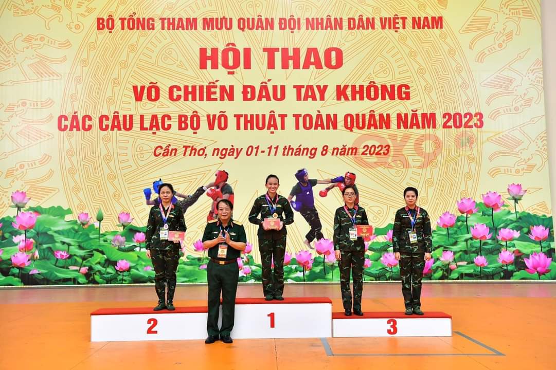 Nữ sĩ quan quân nhân chuyên nghiệp đoạt nhiều huy chương tại hội thao võ thuật