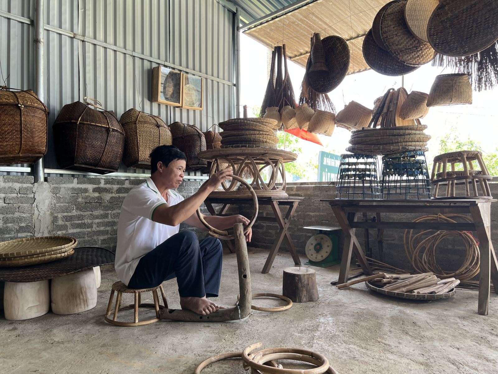 Mây tre đan là một trong những nghề truyền thống có từ lâu đời của đồng bào dân tộc Thái tại xã Nà Tấu 1, thành phố Điện Biên Phủ, tỉnh Điện Biên. Những sản phẩm mây tre đan đang được bà con vùng đất này lưu truyền, góp phần gìn giữ nét văn hóa truyền thống của đồng bào, người dân nơi đây.
